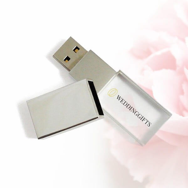 Personalizowany Szklany Pendrive z inicjałami Pary Młodej na Ślub